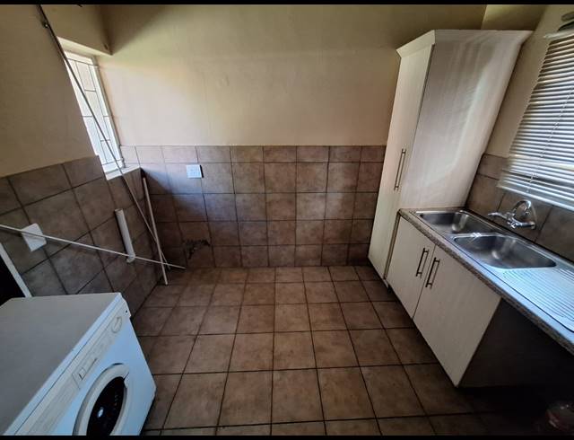 4 BEDROOM HOUSE FOR SALE IN VANDERBIJLPARK SE 6